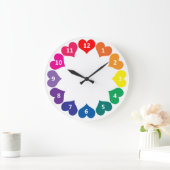 Farbenfrohe Regenbogenfarbenherzen auf Weiß Große Wanduhr (Zuhause)