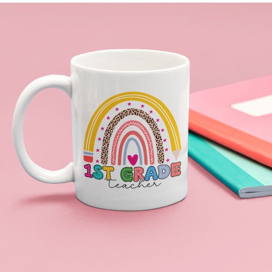 Farbenfrohe Regenbogenlehrerin der ersten Klasse Kaffeetasse