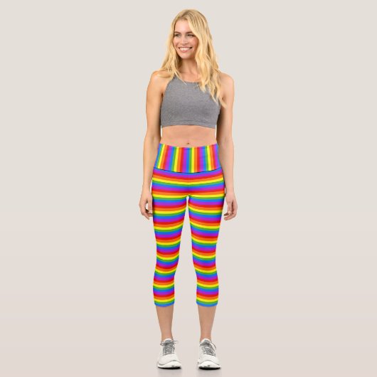 Farbenfrohe Regenbogenstreifen Capri Leggings (Vorderseite)