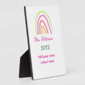 Farbenfrohe Regenbogenstreifen geben dem Lehrer de Fotoplatte (Seite)