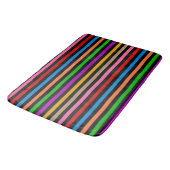 Farbenfrohe Regenbogenstreifen Linien Design - Sch Badematte (Schrägansicht)