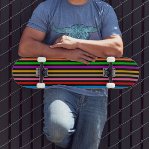 Farbenfrohe Regenbogenstreifen Linien Design - Sch Skateboard