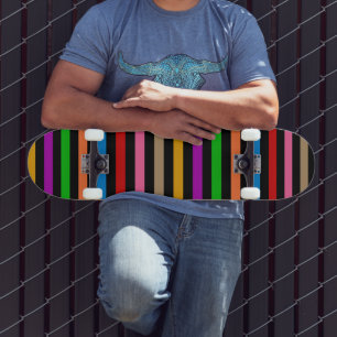 Farbenfrohe Regenbogenstreifen Linien Design - Sch Skateboard