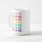 Farbenfrohe Regenbogentypografie French C'est La V Kaffeetasse (Vorderseite Links)
