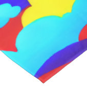 Farbenfrohe Regenbogenwolken Kindermuster Tischdecke (Schrägansicht)