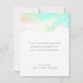 Farbenfrohe Regenbogenwolken White Baby Dusche Dankeskarte (Rückseite)