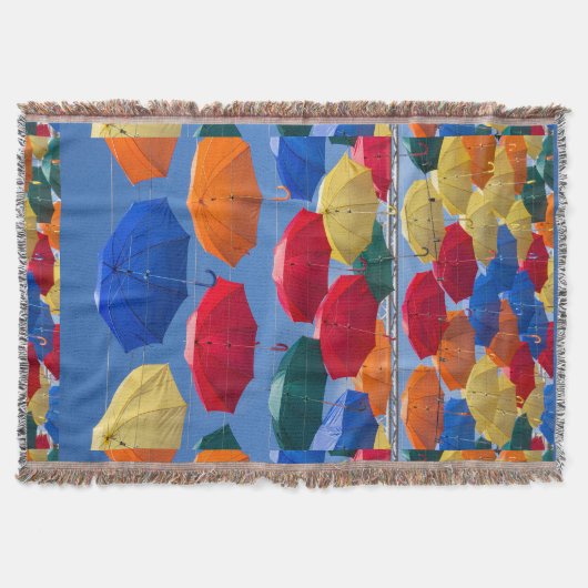 Farbenfrohe Regenschirme in himmelblau-orange rot Decke (Vorderseite)