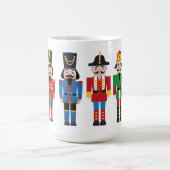 Farbenfrohe Reihe von mehrfarbigen Nutcrackern Kaffeetasse (Mittel)