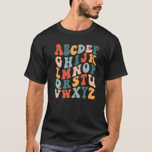 Farbenfrohe Retro-Alphabete für Kindergartenlehrer T-Shirt