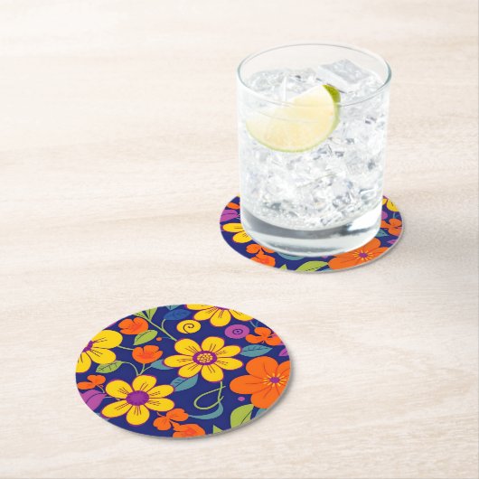 Farbenfrohe Retro-Blume im Dopaminstil Runder Pappuntersetzer (Vor Ort)