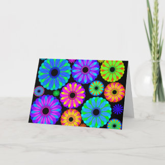 Farbenfrohe Retro-Blume-Muster auf schwarzem Hinte Karte