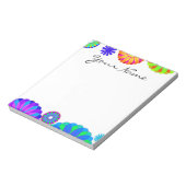 Farbenfrohe Retro-Blume-Muster auf weißem Hintergr Notizblock (Rotiert)