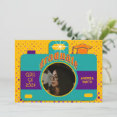 Farbenfrohe Retro Fun Party Custom Graduate Foto Einladung (Stehend Vorderseite)