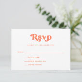 Farbenfrohe Retro Geometric Wedding | Korallen RSVP Karte (Stehend Vorderseite)