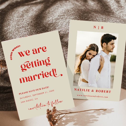 Farbenfrohe Retro Save the Date Einladung