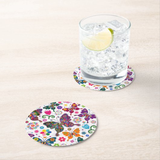 Farbenfrohe Retro-Schmetterlinge und Blume-Muster Runder Pappuntersetzer (Vor Ort)