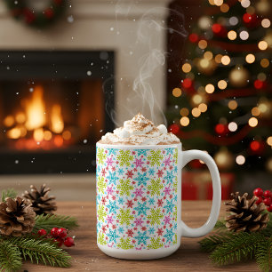 Farbenfrohe Retro-Schneeflocken Weihnachten Kaffeetasse