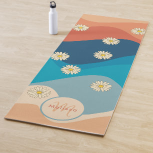 Farbenfrohe Retro Waves & Daisis Muster Monogramm Yogamatte