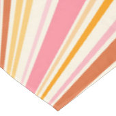 Farbenfrohe Retrovibes Tischdecke (Schrägansicht)