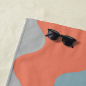 Farbenfrohe Retrowellen in Diagonalwellen Strandtuch (Beispiel)