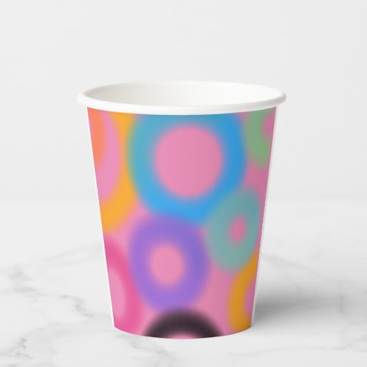 Farbenfrohe Ringe Kunst Zwei-Tone-Tasse Pappbecher (Vorderseite)
