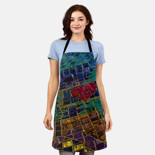 Farbenfrohe Rotes Herz Mosaik Schürze (Getragen)