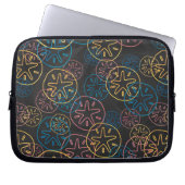 Farbenfrohe Sand-Dollar-Muster auf schwarz Laptopschutzhülle (Vorderseite)