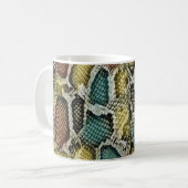 Farbenfrohe Schlangenhaut: nahtloses Design. Kaffeetasse (Vorderseite Links)