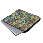 Farbenfrohe Schlangenhaut: nahtloses Design. Laptopschutzhülle (Vorne Knopf)