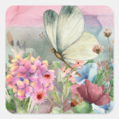 Farbenfrohe Schmetterlingsküsse unter Wildblumen Quadratischer Aufkleber (Vorderseite)