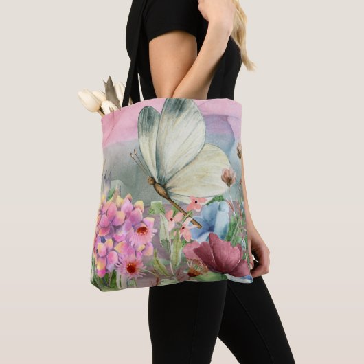 Farbenfrohe Schmetterlingsküsse unter Wildblumen Tasche (Von Nahem)