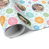 Farbenfrohe Schneeflocken 3 Foto Geschenkpapier (Rolleneckpunkt)