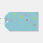 Farbenfrohe Schneeflocken im hellblauen Hintergrun Geschenkanhänger (Rückseite Horizontal)