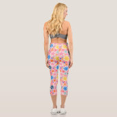 Farbenfrohe Schneeflocken im rosa Urlaubsmuster Capri Leggings (Rückseite)