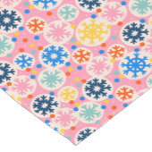 Farbenfrohe Schneeflocken im rosa Urlaubsmuster Kurzer Tischläufer (Ecke)