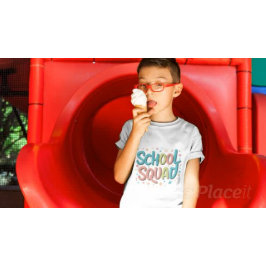 Farbenfrohe Schulquadratgestaltung - Spaß an der R T-Shirt