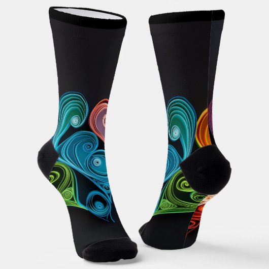 Farbenfrohe Scrollwork-Herzen auf schwarz Socken (Gewinkelt)