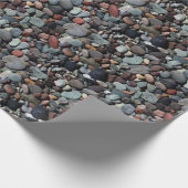 Farbenfrohe Shiny Beach Stones Muster Geschenkpapier (Ecke)