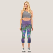 Farbenfrohe Shiny Fantasy Blume Abstraktes Fraktal Capri Leggings (Vorderseite)