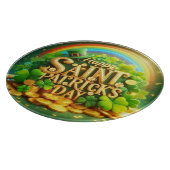 Farbenfrohe, skurrile Rainbow St. Patrick's Day Schneidebrett (Ecke)