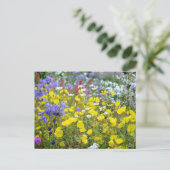 Farbenfrohe Sommer-Wildblumen Postkarte (Stehend Vorderseite)