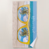 Farbenfrohe Sommerbrille Custom Beach Handtuch (Vorderseite)