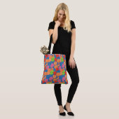 Farbenfrohe Sommerfrucht Muster auf Deep Blue Tasche (Am Model)