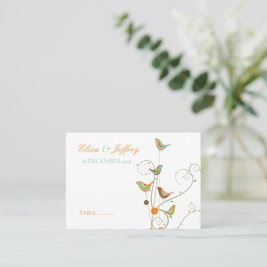 Farbenfrohe Sommervögel & Wirbel Whimsikale Hochze Platzkarte (Stehend Vorderseite)