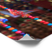 Farbenfrohe Souvenirs in einem Laden, China Poster (Ecke)