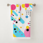 Farbenfrohe, spielerische Formen und Punktehinterg Badhandtuch Set (Insitu)
