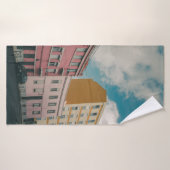 FARBENFROHE STADT BADEHANDTUCH (Badehandtuch)