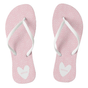 Farbenfrohe Stelle mit personalisiertem Herzen Badesandalen