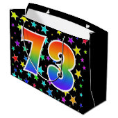 Farbenfrohe Sterne + Regenbogenmuster "73" Event # Große Geschenktüte (Rückseite Schrägansicht)