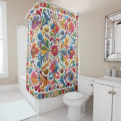 Farbenfrohe Stickerei mit Blick auf Blumendesign Duschvorhang (Beispiel)